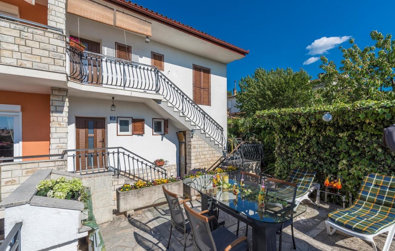 Apartments Loredana Porec Bagian luar foto