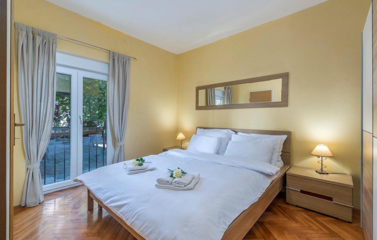 Apartments Loredana Porec Bagian luar foto