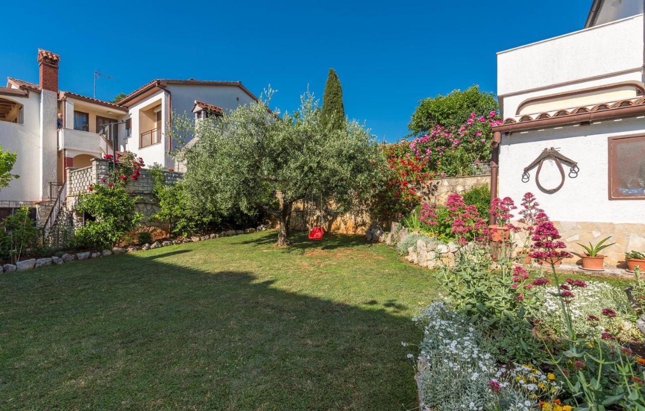 Apartments Loredana Porec Bagian luar foto
