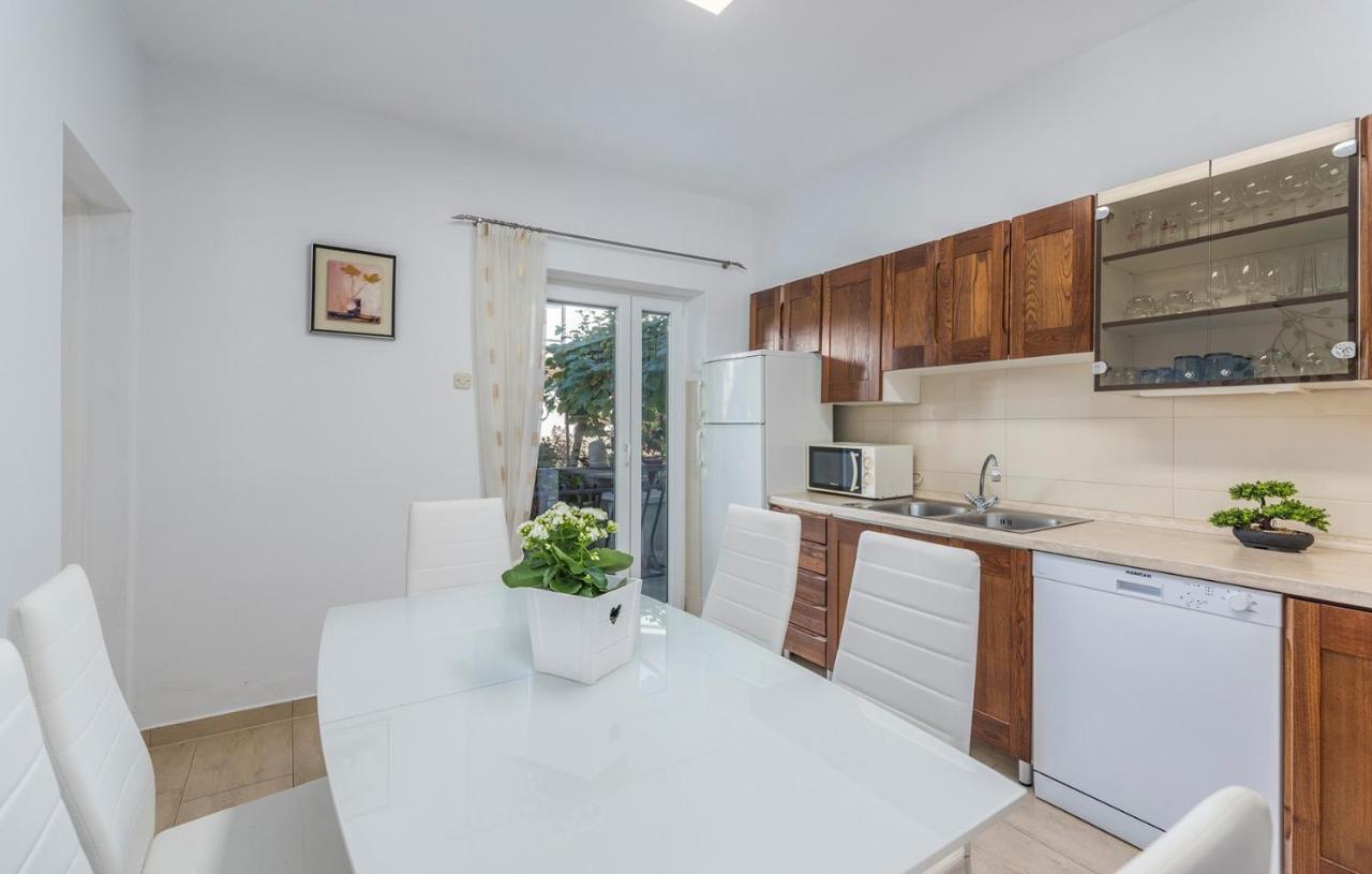 Apartments Loredana Porec Bagian luar foto