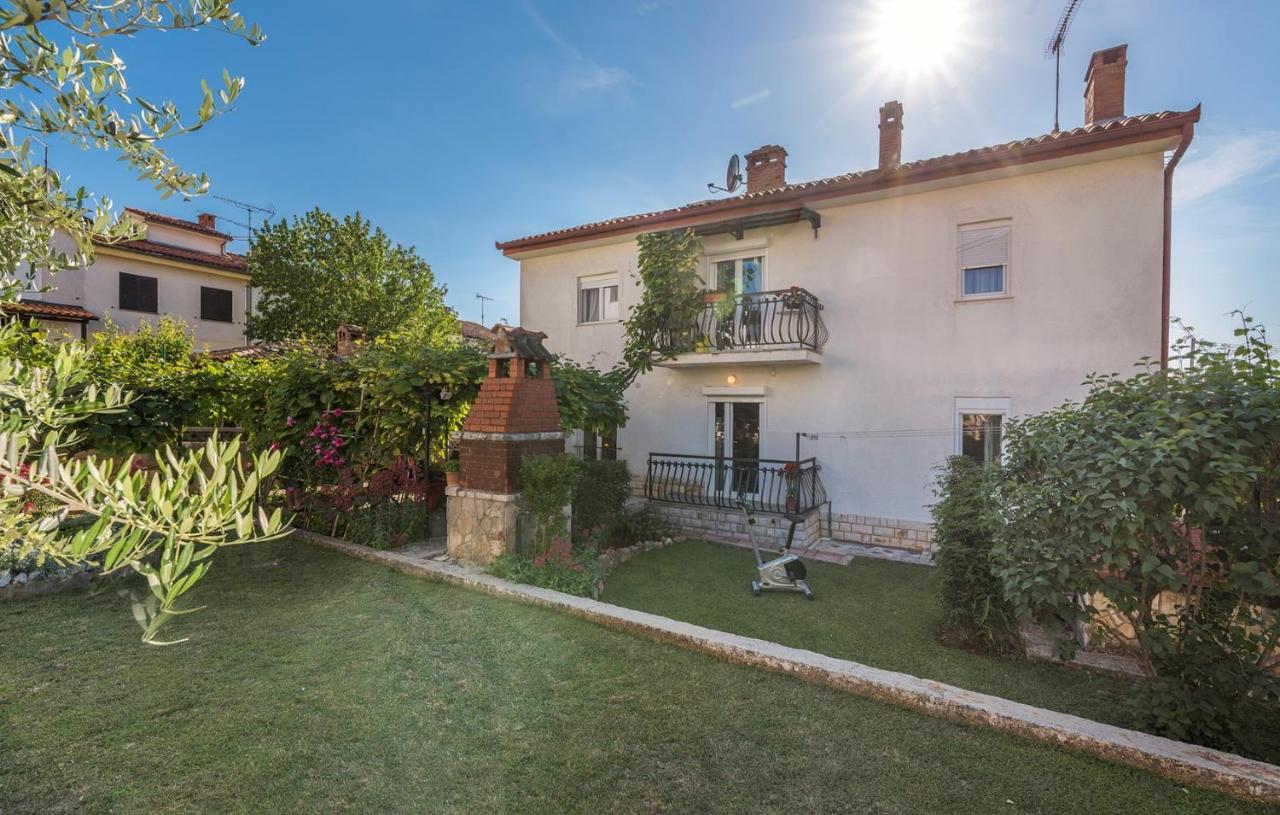 Apartments Loredana Porec Bagian luar foto