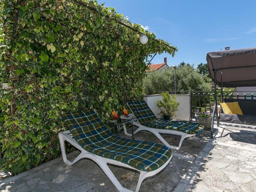 Apartments Loredana Porec Bagian luar foto