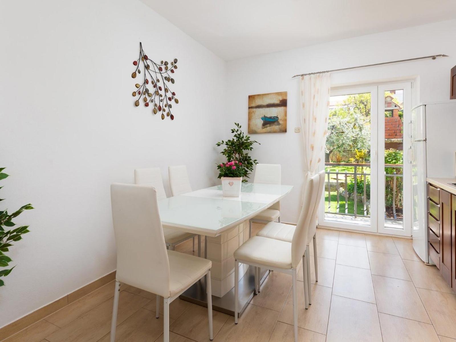Apartments Loredana Porec Bagian luar foto
