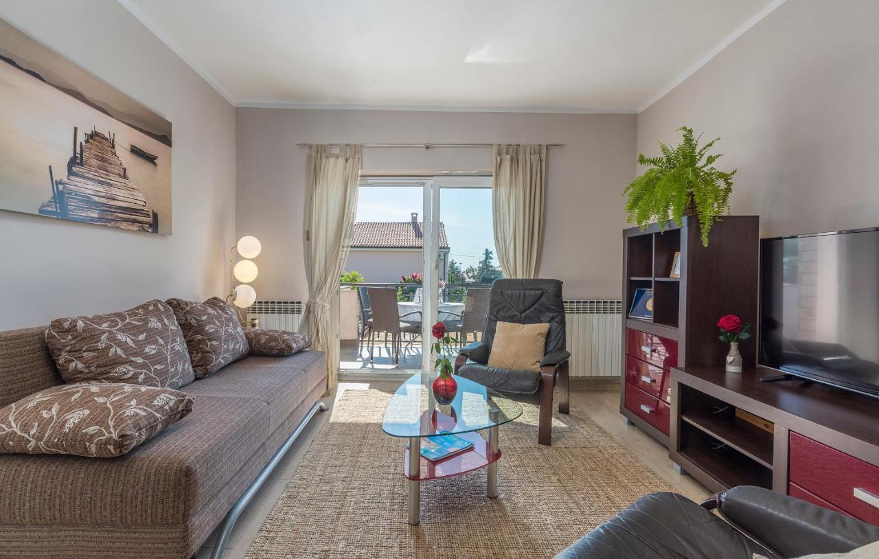 Apartments Loredana Porec Bagian luar foto