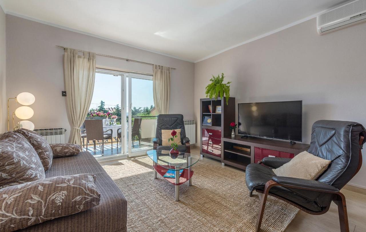 Apartments Loredana Porec Bagian luar foto
